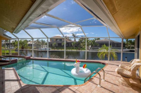 Waterfront Home With Heated Pool/Jacuzzi and only 1mile to beach